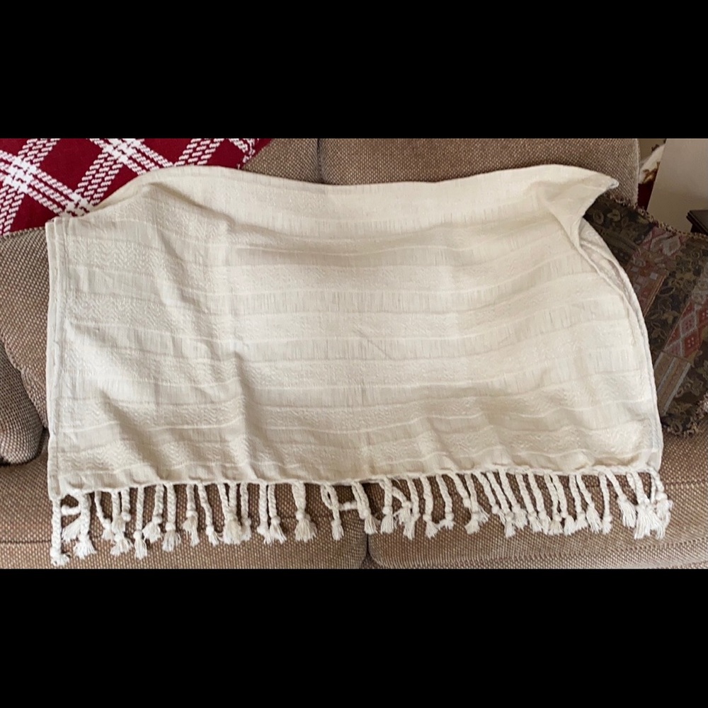 NWOT cream blanket